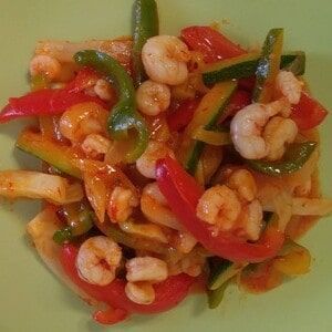 Gambas con hinojo y salsa de chile